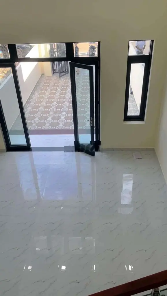 Cần tiền bán nhà đẹp Mỹ Phước giá ngộp