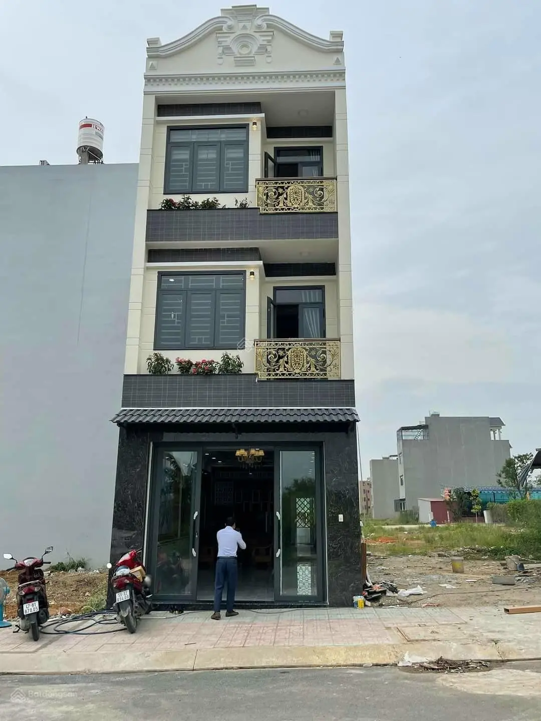 Cần bán căn nhà trong KDC có đầy đủ nội thất, chính chủ bao sang tên trong ngày