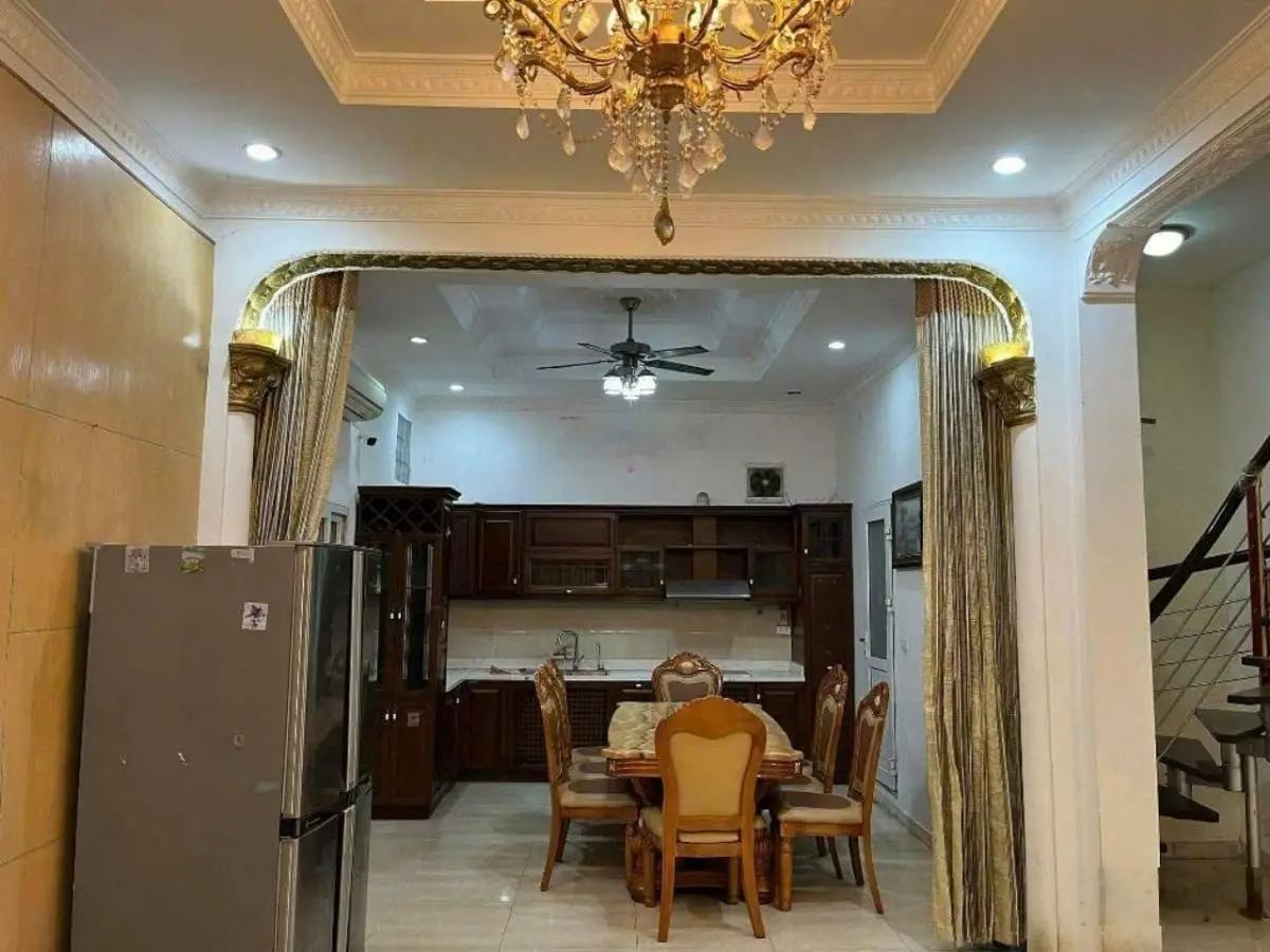 Bán nhà mặt phố Doãn Kế Thiện, vỉa hè, kinh doanh, 2 mặt thoáng, giá đầu tư MT 5m, 21.5 tỷ