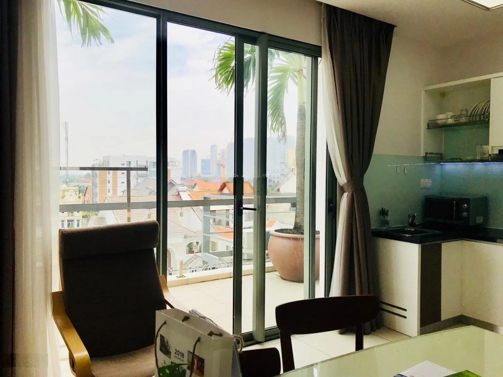 Tòa nhà căn hộ dịch vụ khu Quốc Hương Thảo Điền - 10x25.7 = 257m2, hầm 6 tầng 0908947618