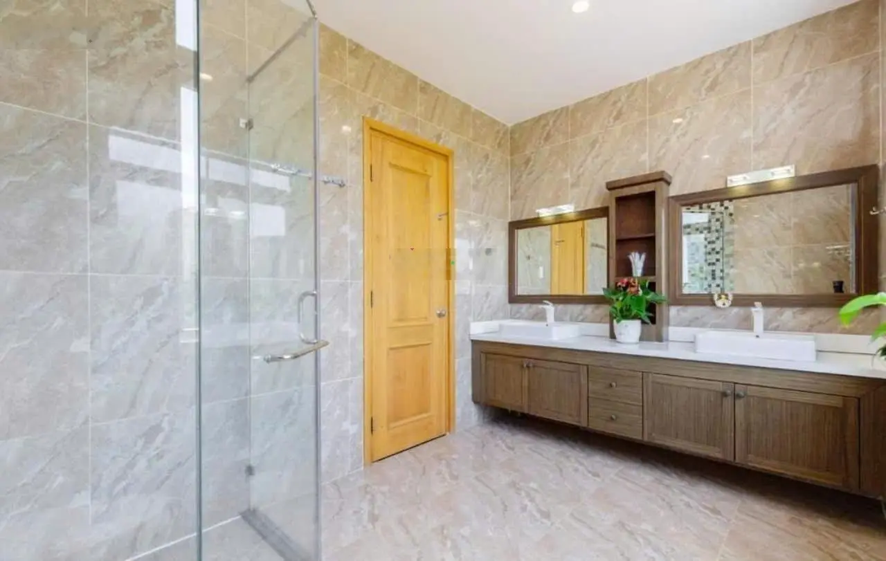 Giảm mạnh 3 tỷ còn 35 Tỷ. Chủ thiện chí bán biệt thự nghỉ dưỡng Đồi Ngọc Tước, VT 300m2, hoàn công.