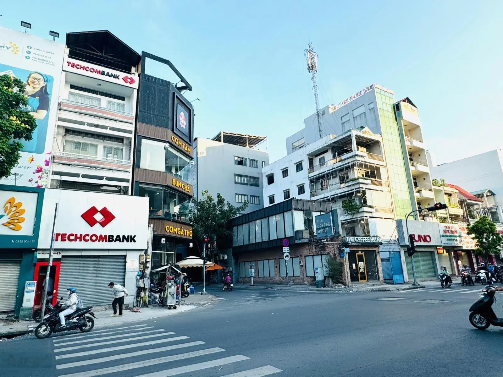 Bán Nhà Góc 2 Mặt Tiền Đường 3 tháng 2 , Phường 14 Quận 10, DT 4,5 x 19m Cho Thuê 4.800 USĐ Giá 68