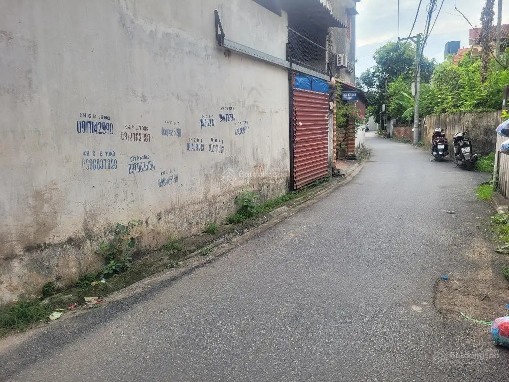 *Bát Khối - Đông Dư* ngõ 8 gần đê- 147m MT 8,4m - ô tô đi + ngõ thông* ở và để dành