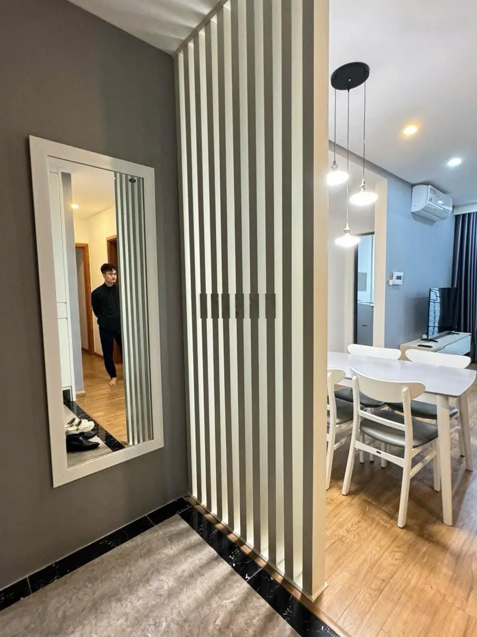 Chính chủ gửi bán gấp căn hộ cao cấp tầng trung, view thoáng mát tại The Emerald, Mỹ Đình. Giá tốt