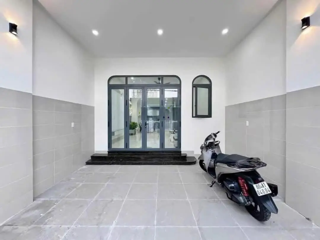 Chủ nhà cần bán gấp căn Phan Xích Long, P2, Phú Nhuận, giá 3tỷ990 DT 82,5m2, HĐ thuê 20tr/th
