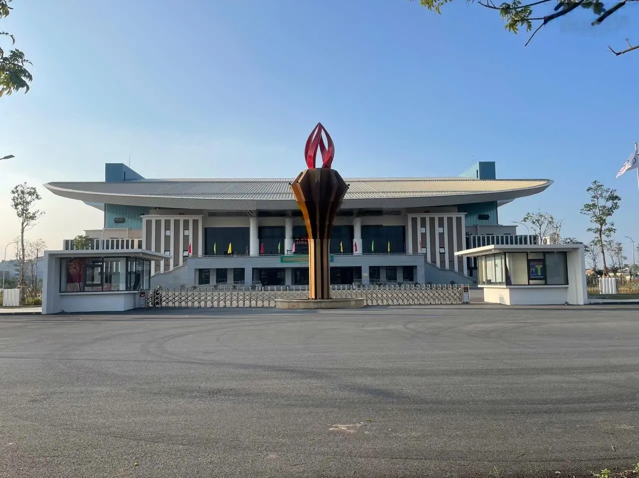 Nhà 6 tầng kinh doanh tổ 4 thị trấn Đông Anh, phân lô bàn cờ - vỉa hè - cho thuê - sẵn dòng tiền