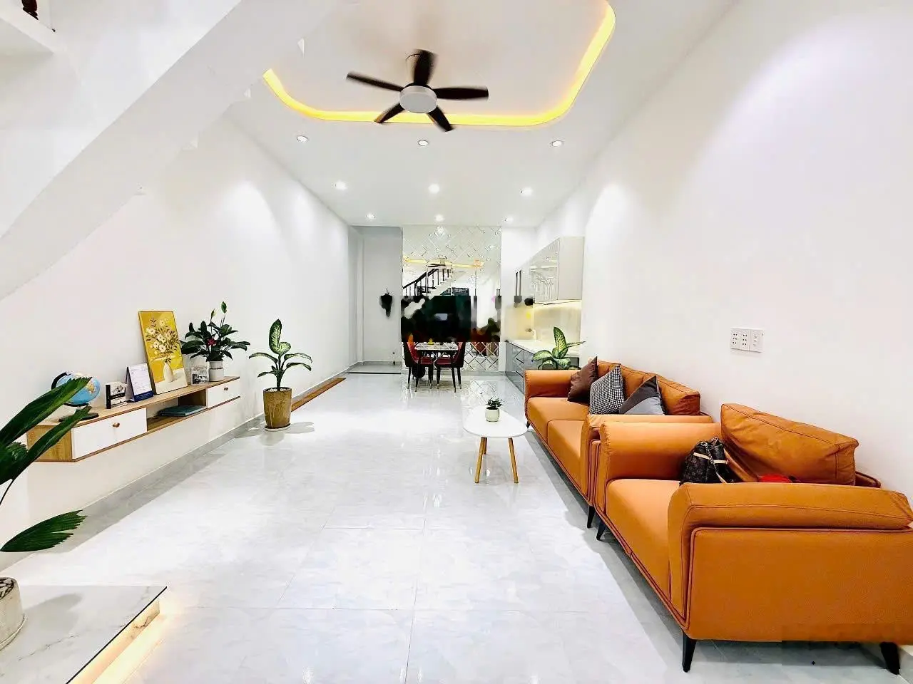 Bán nhà mới,đẹp 1 trệt 1 lầu 3pn 2wc đg Hồ Bá Phấn P.Phước Long A Q9,HXH, 90m2,5.7 tỷ Lh 0932190599
