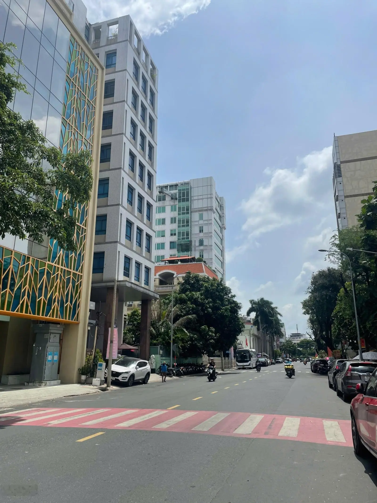 Building 2 hầm 10 tầng đường Hoàng Việt, phường 4, Tân Bình. DT 12m x 20m. 139 tỷ thương lượng