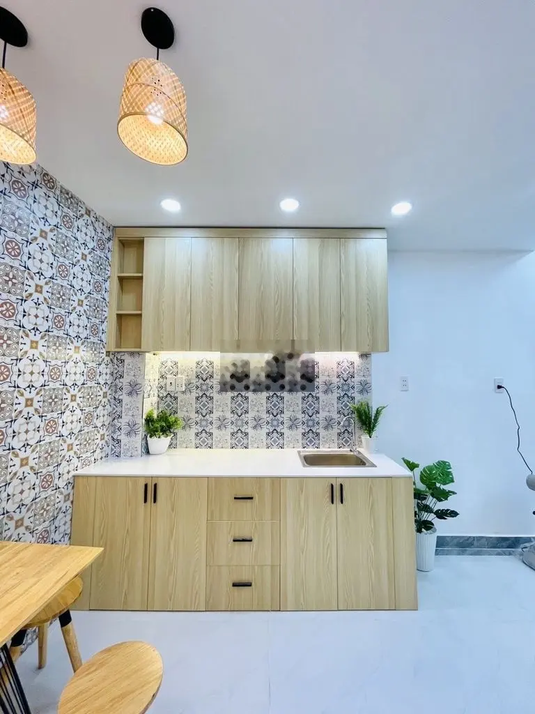Nhà hẻm thông Mai Xuân Thưởng, 32 m2, 2 tầng BTCT, 2PN vài bước ra MT