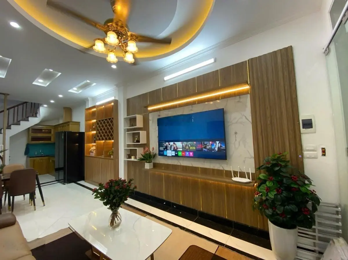 Bán nhà - Tân Mai - Hoàng Mai - sổ đỏ - 5,95 tỷ - ngõ xe 3 gác