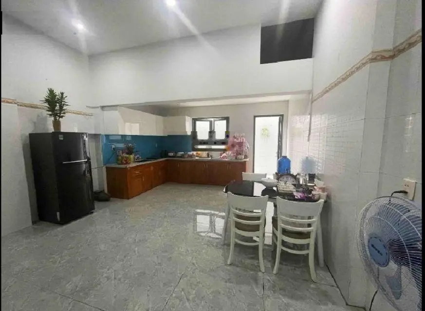 Bán gấp nhà MTKD khu Tên Lửa, đường 12m ngay công viên, 125m2 có hầm để xe, 5 tầng, chỉ nhỉnh 12 tỷ