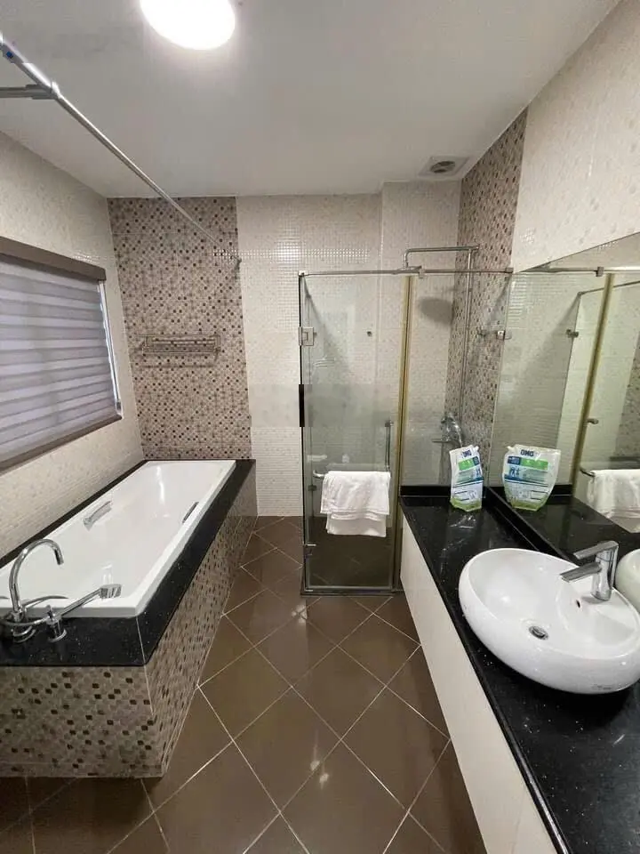 Biệt thự sân vườn Hồ Văn Quán, Hà Đông. Chủ mong bán nhanh. 240m2, 4 tầng, có hầm. 63.5 tỷ
