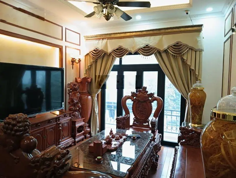 BÁN GẤP NHÀ 5 tầng QUANG TIẾN, DIỆN TÍCH : 50M2 MT 4M ,giá : 11,7 tỷ, tặng full nội thất xịn sò