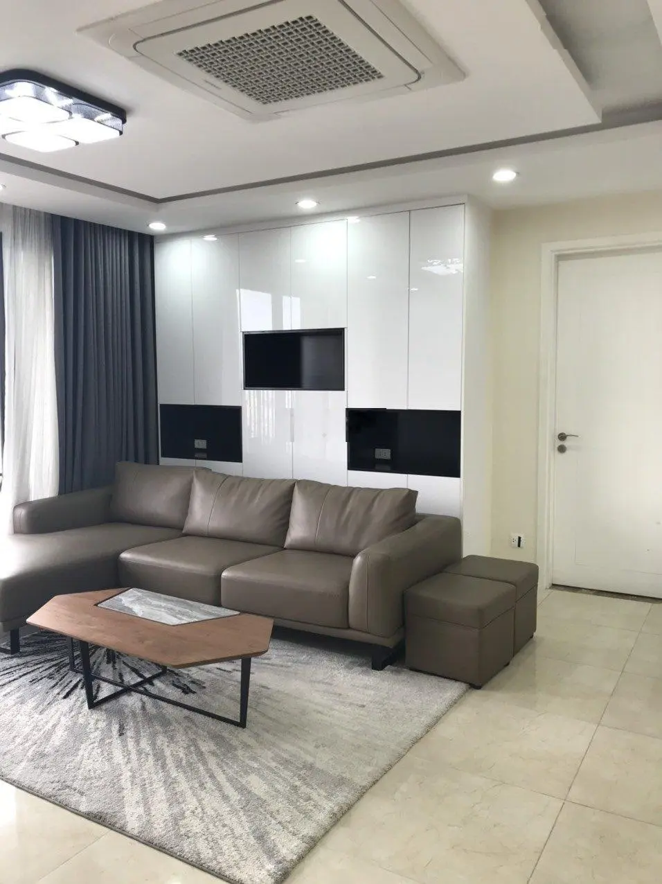 Bán ngay có sổ đỏ D'Capitale Trần Duy Hưng, 3PN 2WC căn góc thoáng diện tích rộng nhất dự án 122m2