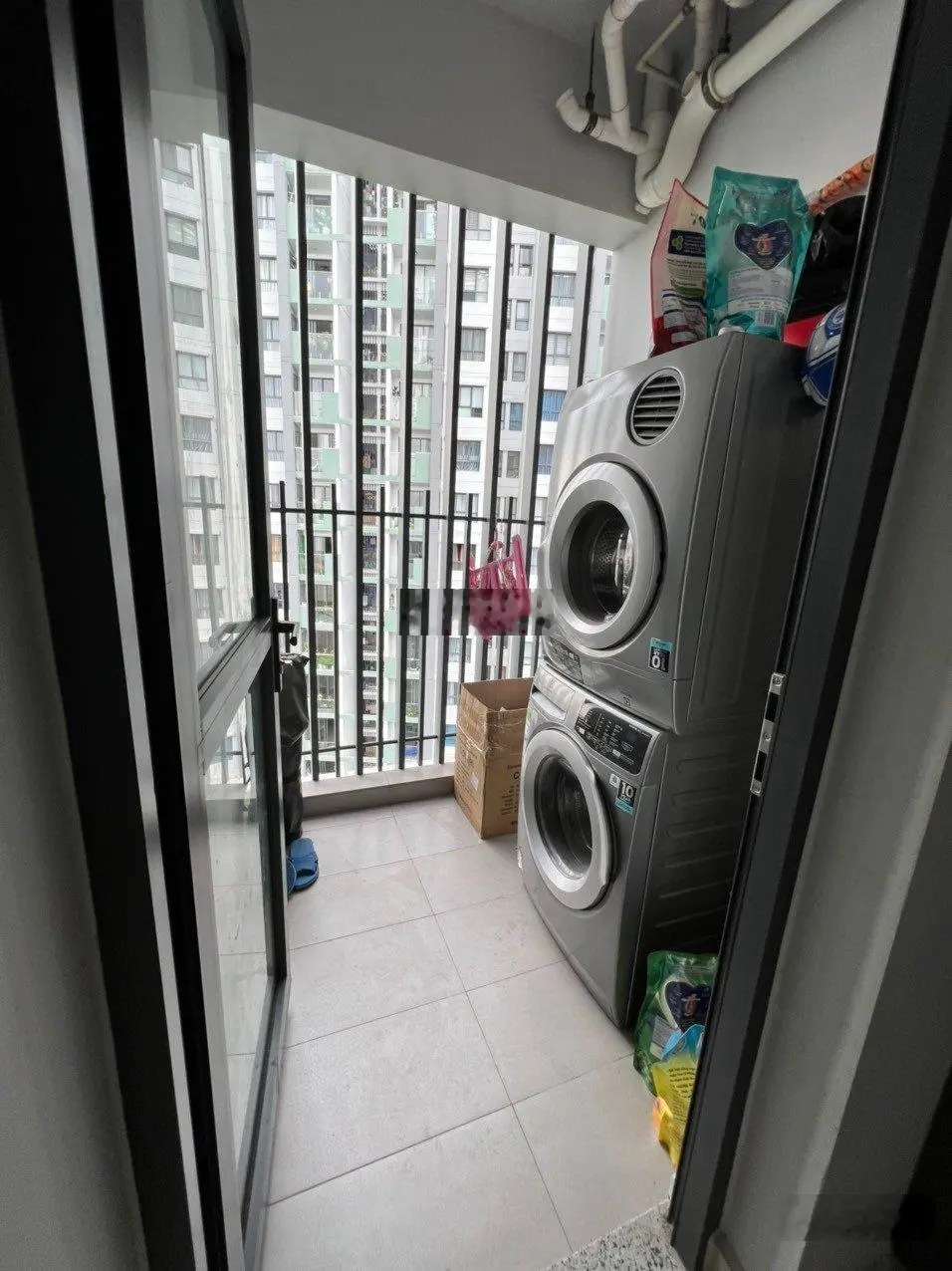 Bán nhanh căn Emerald 53m2 - 1PN - 1WC, giá chỉ 2.7 tỷ bao hết. Nhà nội thất cơ bản