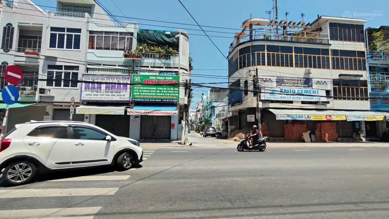Bán đất tặng nhà còn dùng tốt- trung tâm nha trang hẻm ô tô tránh nhau