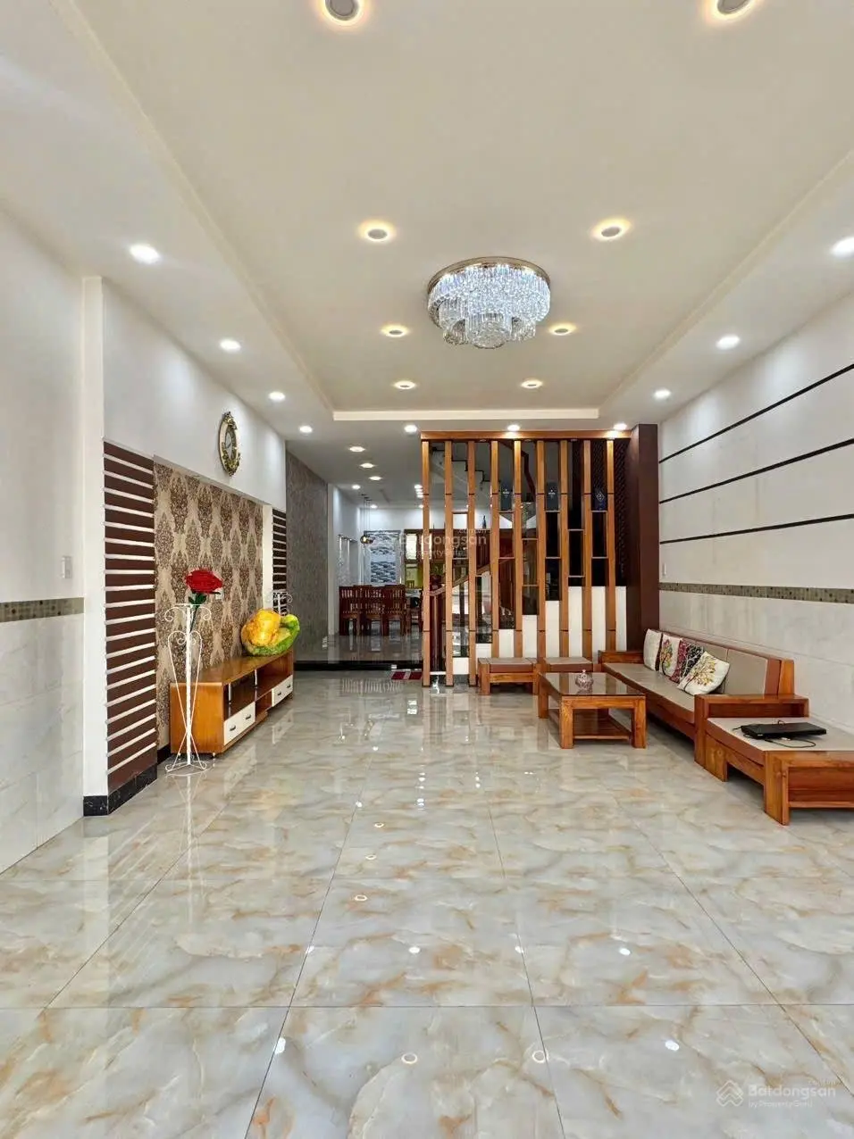 Bán nhà mặt tiền đường N1 D2D, nhà 1 trệt 2 lầu, giá 13.5 tỷ giả rẻ nhất hiện nay