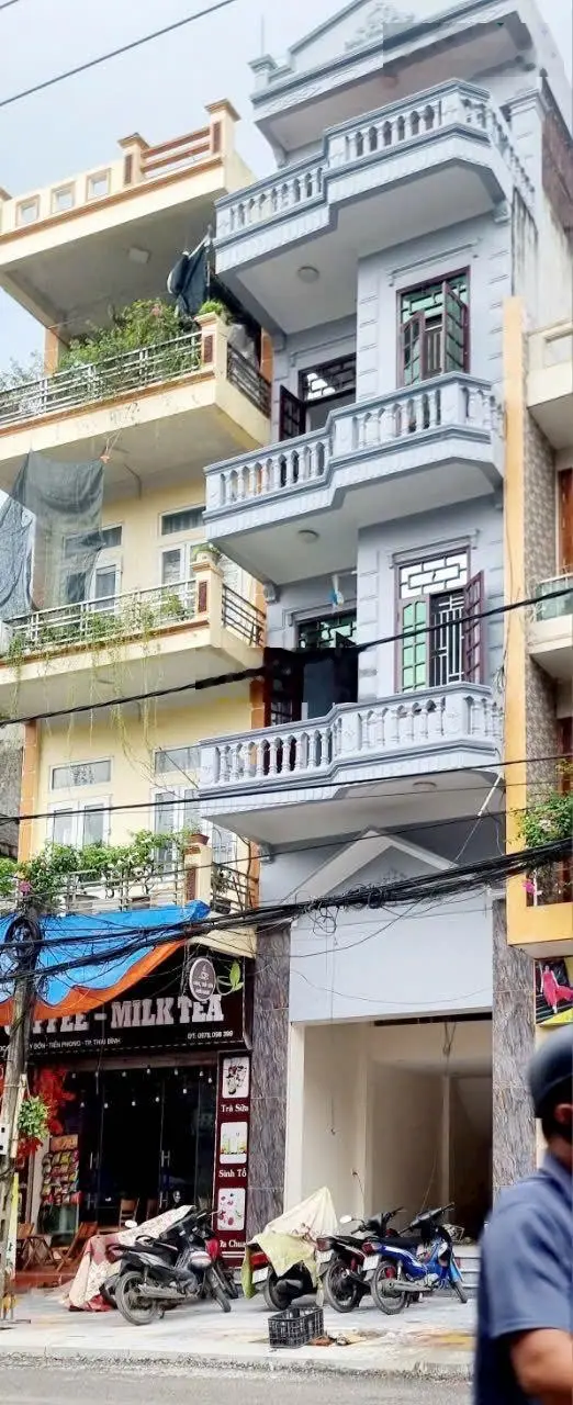 NHÀ 4 TẦNG MẶT ĐƯỜNG LÊ QUÝ ĐÔN GIÁ HƠN 5 TỶ TÍ CỰC ĐẸP ĐỂ KINH DOANH.