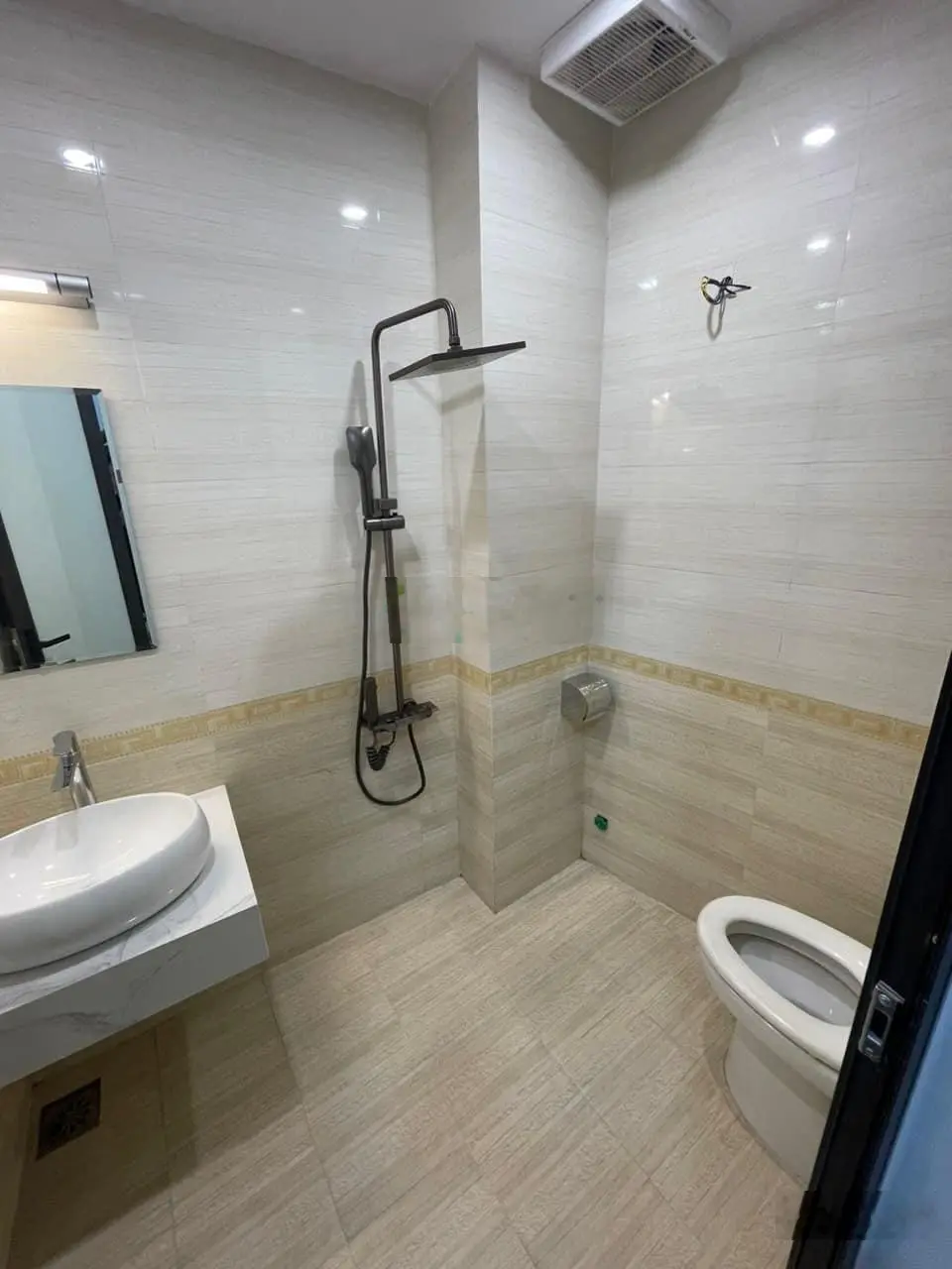 Sát phố! Bán nhà dân xây phố Trần Thái Tông, Cầu Giấy, 37m2x5 tầng ngõ thông, gần ôtô chỉ 7,25 tỷ