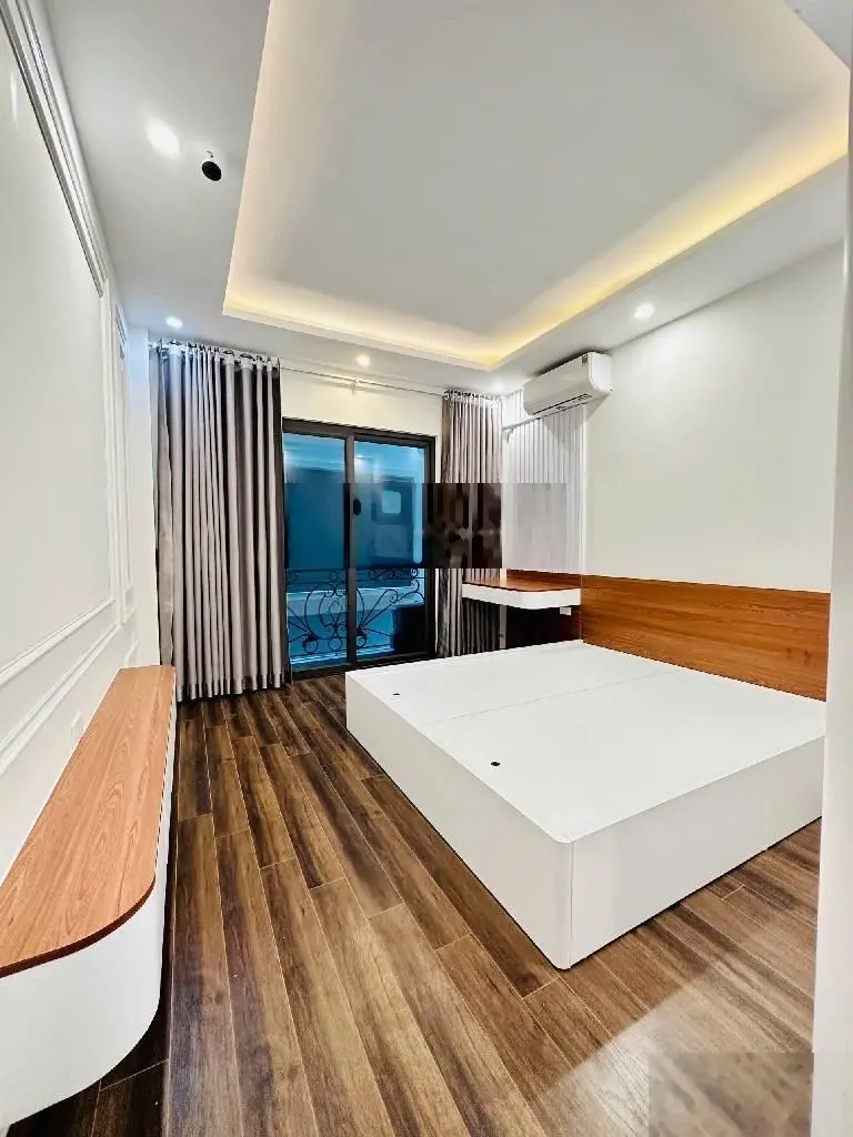 Siêu phẩm - Phố Trạm - nhà mới đẹp - 3 phòng ngủ - sổ sẵn - gần ô tô