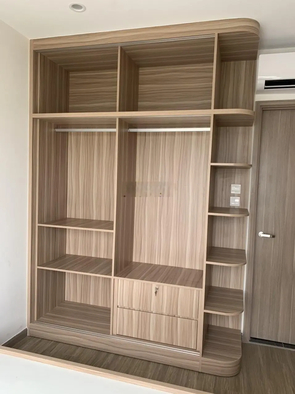 Cắt lỗ 550tr căn 2pn + DT 69m2 khu Origami tặng full nội thất gỗ giá chỉ 3.050 tỷ tầng trung thoáng