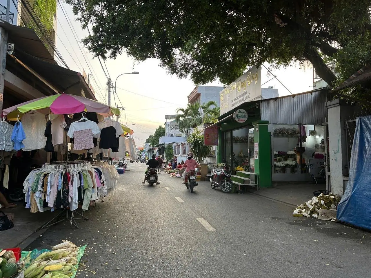 Bán mặt tiền đường Đỗ Thế Diện, phường Long Thạnh Mỹ, Quận 9 DT 20 x 30 = 600m2.