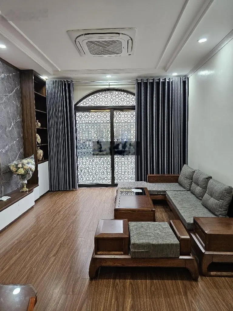 Nhà mới toanh - vị trí đẹp - gara ô tô - thang máy - hiếm