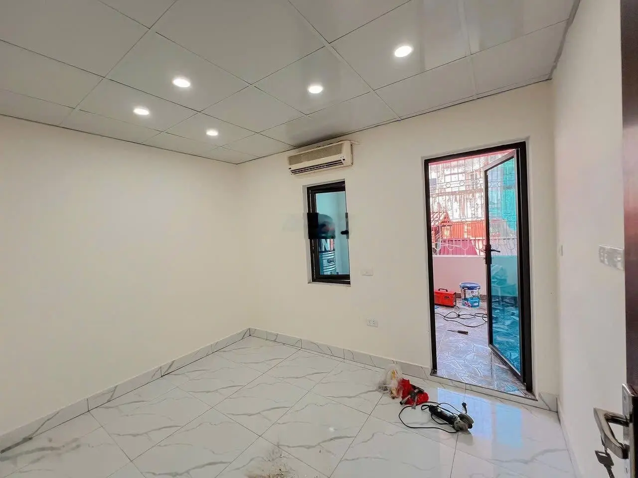 Hà đông ô tô đỗ cửa - sát phố - nhà đẹp - ở ngay - - dt 35 m -4 tầng -mt 3.5 - giá :7.2 tỷ