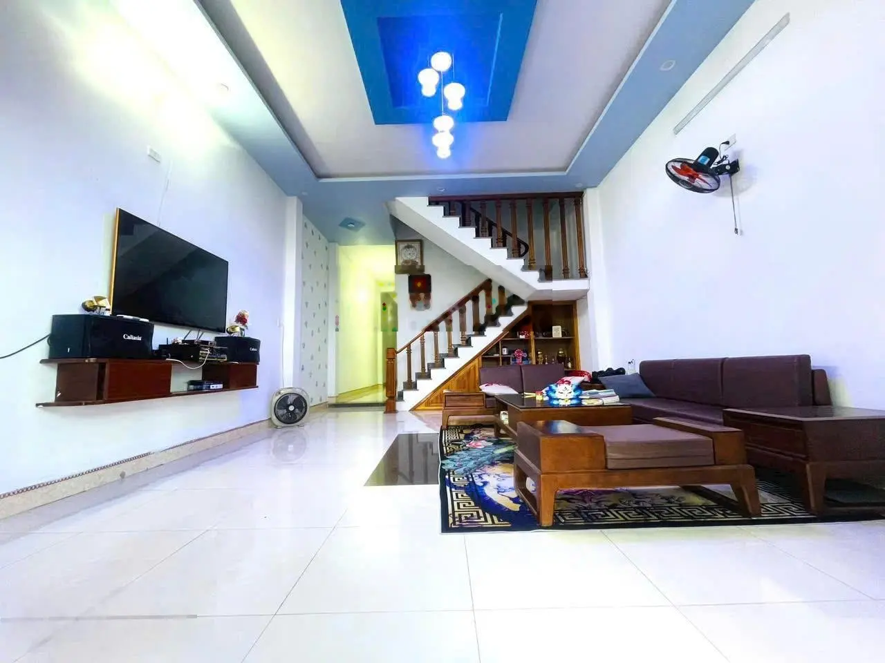 Bán nhà mặt tiền đường Văn Thánh