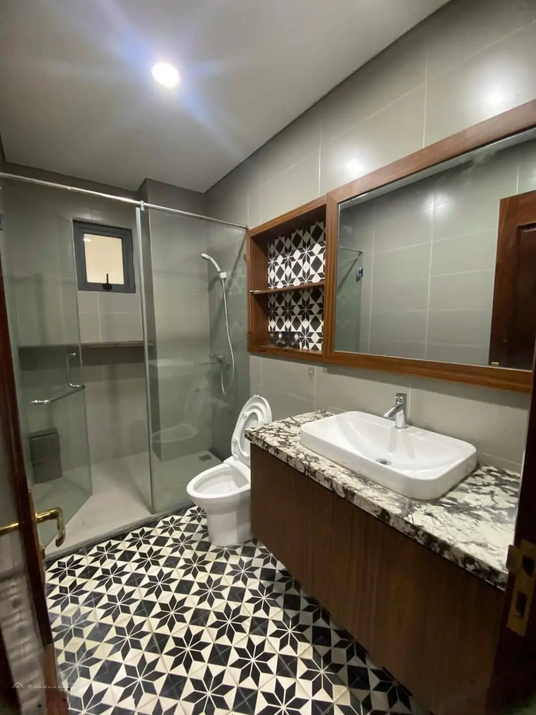 Bán NR 4PN, 5WC, 50m2 tại Bồ Đề, 8 tỷ VND