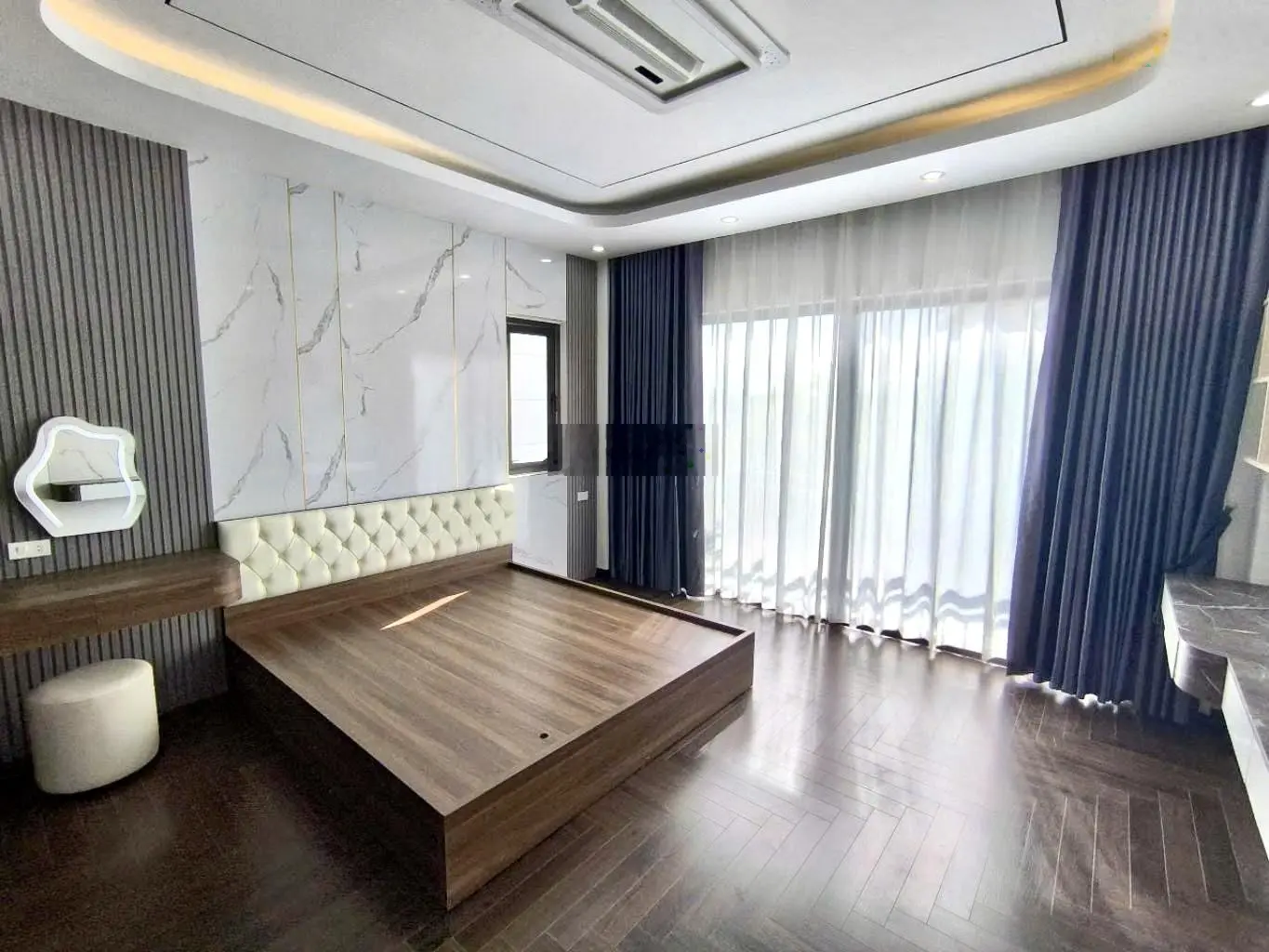 Phúc Đồng. Long Biên. Nhà Đẹp 7 Tầng Thang Máy Nhập Khẩu. Kinh Doanh.