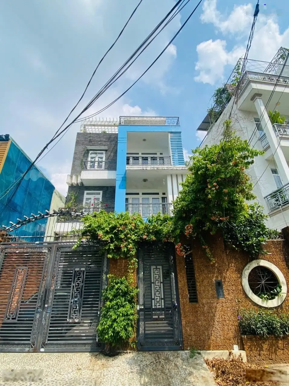 Biệt thự - DTCN 203m2 - MT đường cạnh Nguyễn Duy Trinh Q2 - giá 14,8 tỷ TL