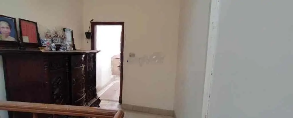 Đê la thành 30m2 3 tầng - ô tô đỗ cửa - kinh doanh - ngõ thông