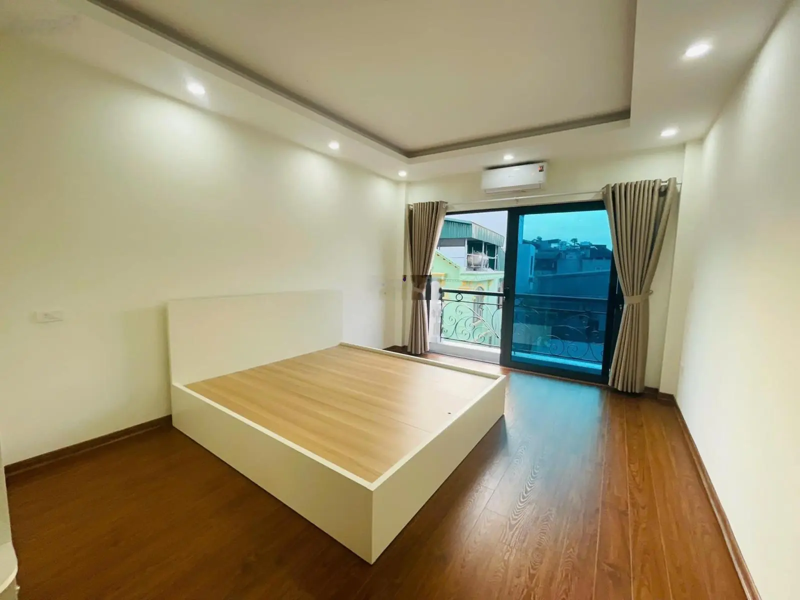 Siêu Hiếm Nhà Mới 7 Tầng Thang Máy 48m2 Xuân Đỉnh, Cách Hồ Tây 700m, Đại Sứ Quán Hàn Quốc 11.8 tỷ