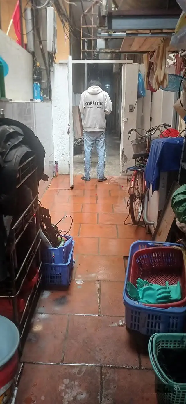 Bán gấp nhà mặt phố, trung tâm quận Hai Bà Trưng, dân xây kiên cố, thang máy, kinh doanh sầm uất