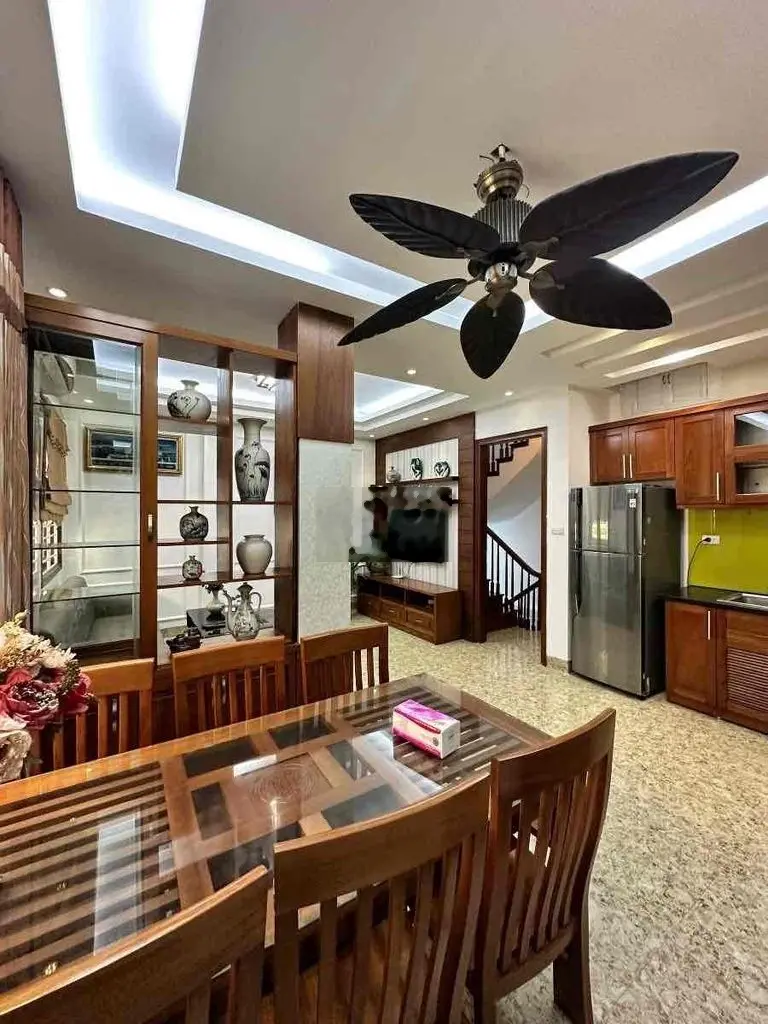 Ô tô đỗ cổng nhà siêu đẹp 43 m x 5 tầng -5 ngủ phố tôn đức thắng sổ a4