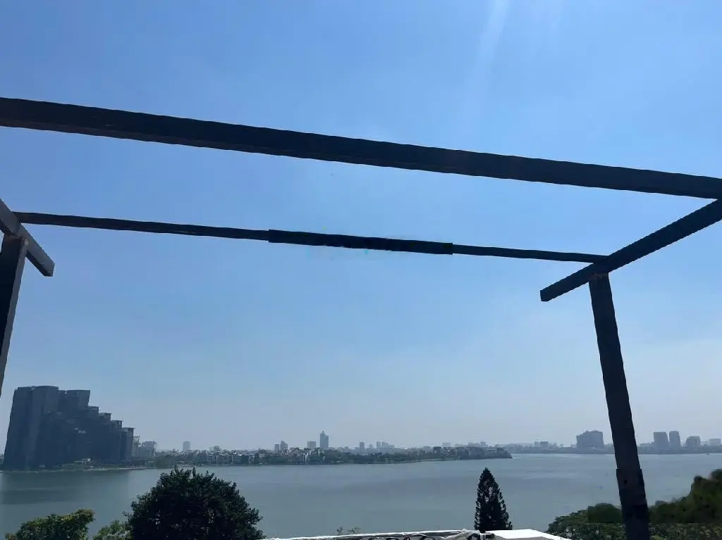 Bán nhà mặt phố view hồ tây vị trí trung tâm q.tây hồ kd dòng tiền ổn định giá rẻ cho nhà đầu tư