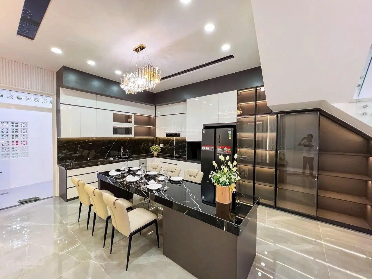 Cần vốn bán gấp nhà mới xây rẻ nhất khu