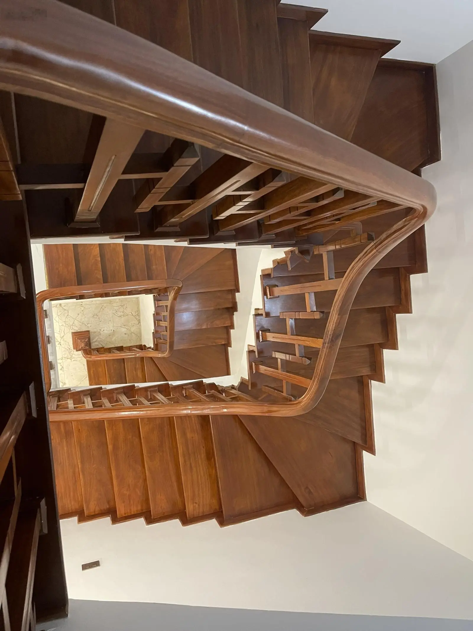 Bán nhà mới đẹp 5 tầng tại đường Đại Mỗ, ô tô đỗ cách nhà 10m nhỉnh 5, x tỷ, cách Aeon Hà Đông 300m