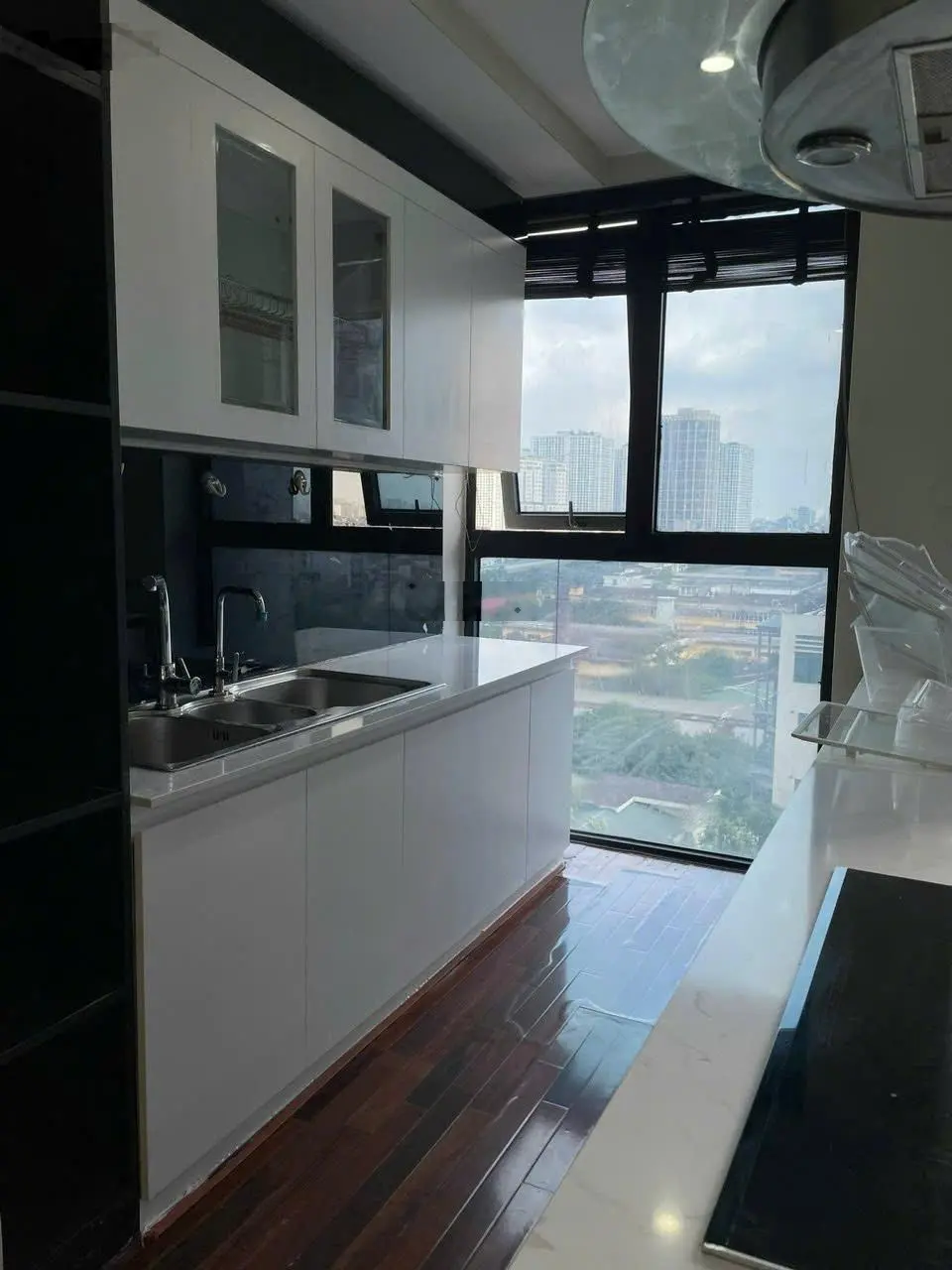 Chính chủ bán CH dự án Golden Land 275 Nguyễn Trãi, 130m2, 3N2W, căn góc Đông Nam+Tây Nam.Giá 6,9tỷ