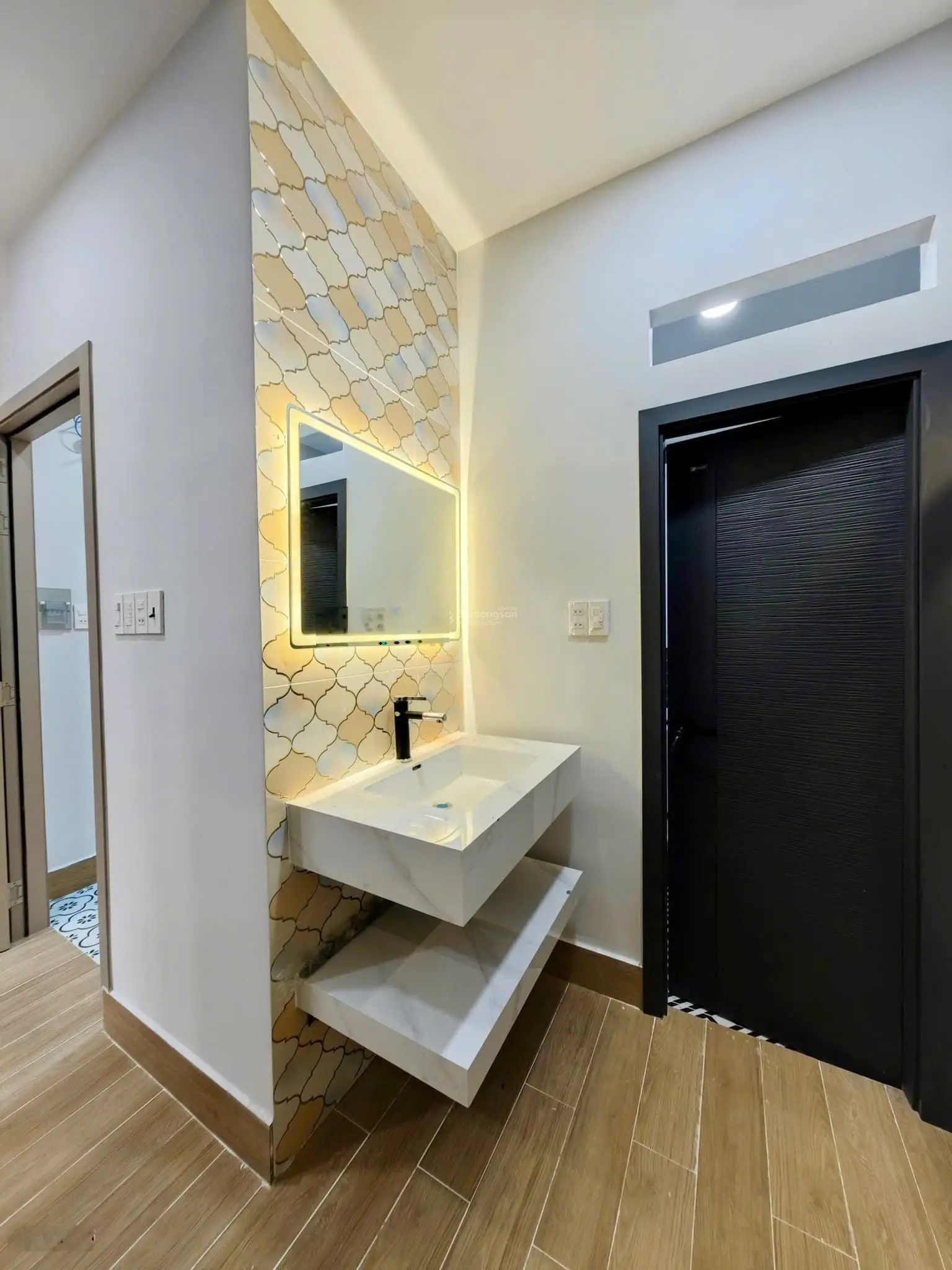 Bán nhà riêng đường Cầm Bá Thước Giá 2tỷ5, Phú Nhuận DT 80m2, 4 PN, 3 PT - SHR