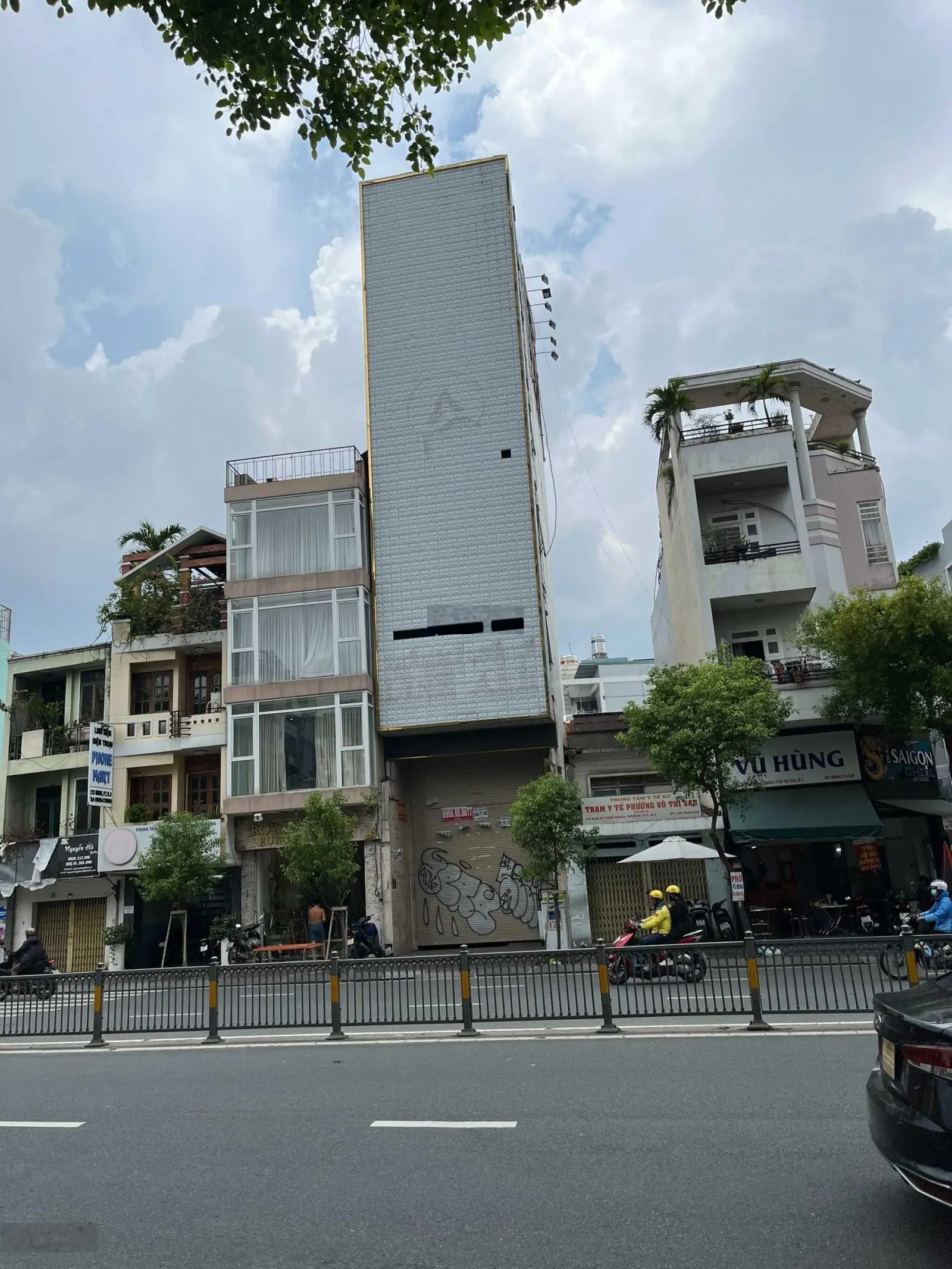 Bán nhà mặt tiền Nam Kỳ Khởi Nghĩa Q3. DT: 4.1 x 26m NH 4.8m. Hầm 7 tầng ST. HĐT 150tr. Giá 39.9 tỷ