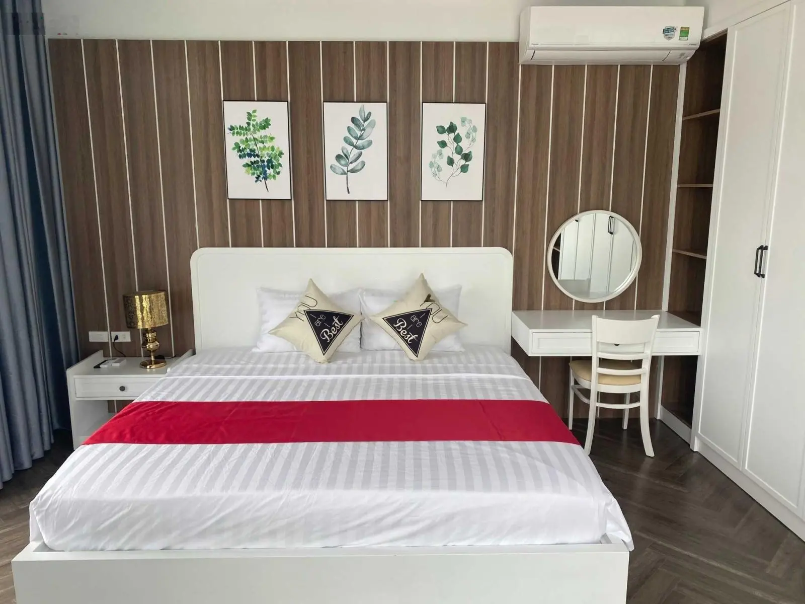 Cần bán gấp Biệt thự mặt hồ 250m2, lô góc dự án Venus Resort Flamingo Đại Lải, LH: 0931 793 ***