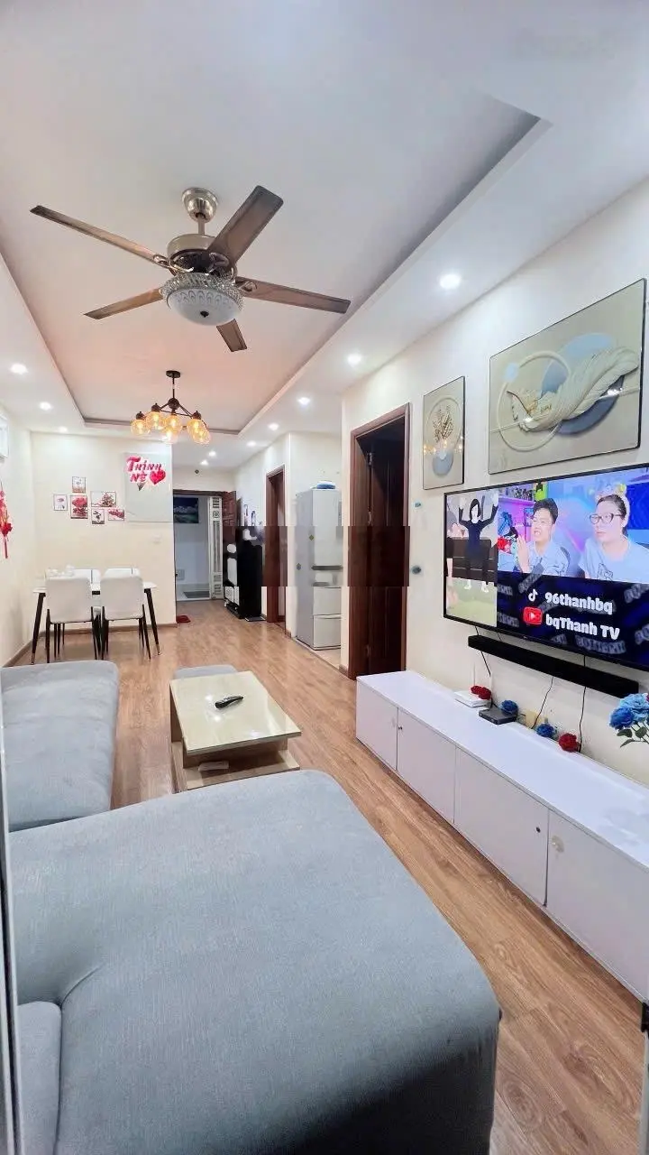 Chính chủ bán gấp căn 2pn, 2vs toà gemek2 ban công đông nam giá nhỉnh 3 tỷ