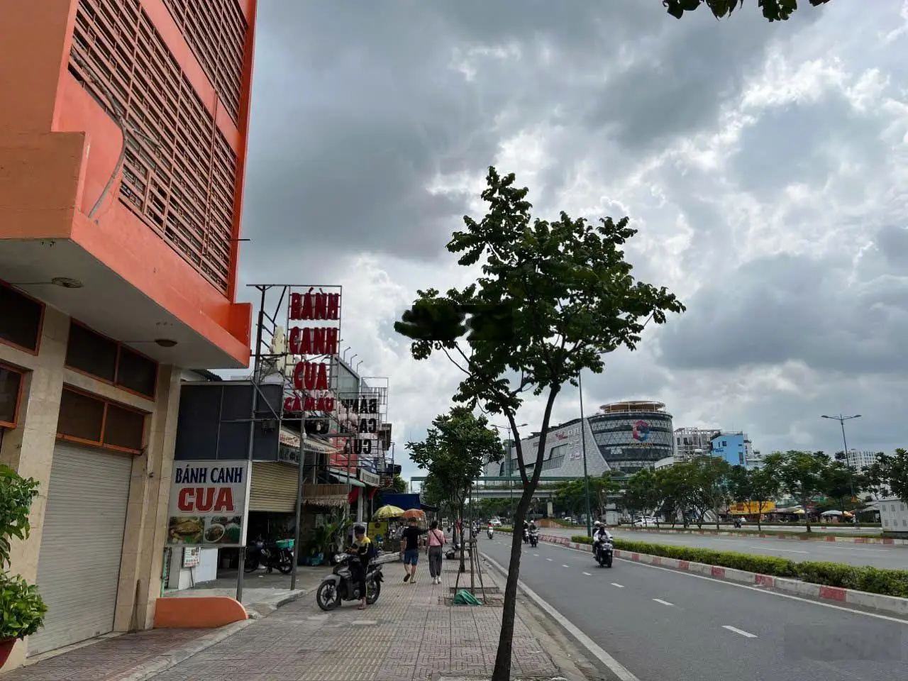Bán gấp nhà MT Phạm Văn Đồng, Gần GIGA MALL, TP. Thủ Đức, 300m2. 3 lầu. Gía 40 tỷ/TL
