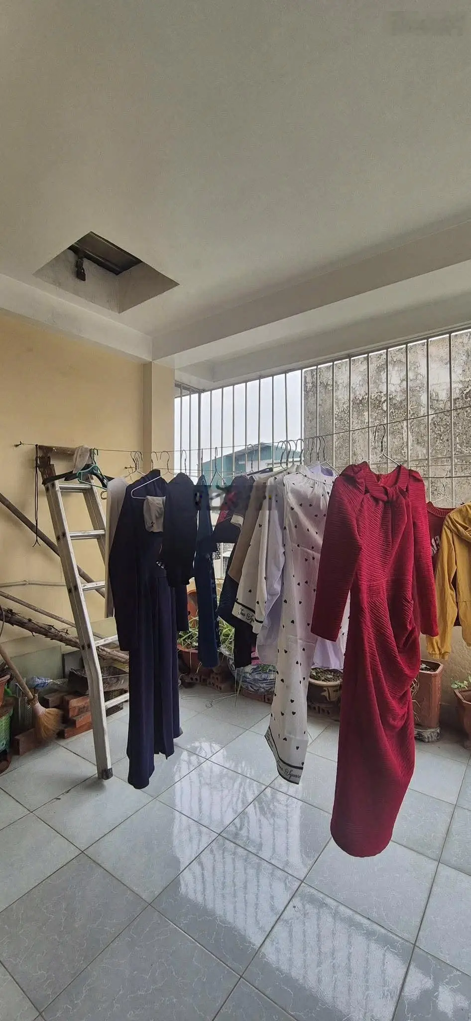 Nguyễn Chính, Hoàng Mai. DT 40m² x 5 tầng, MT 3,9m, giá 7,7 tỷ. Ô tô đỗ.