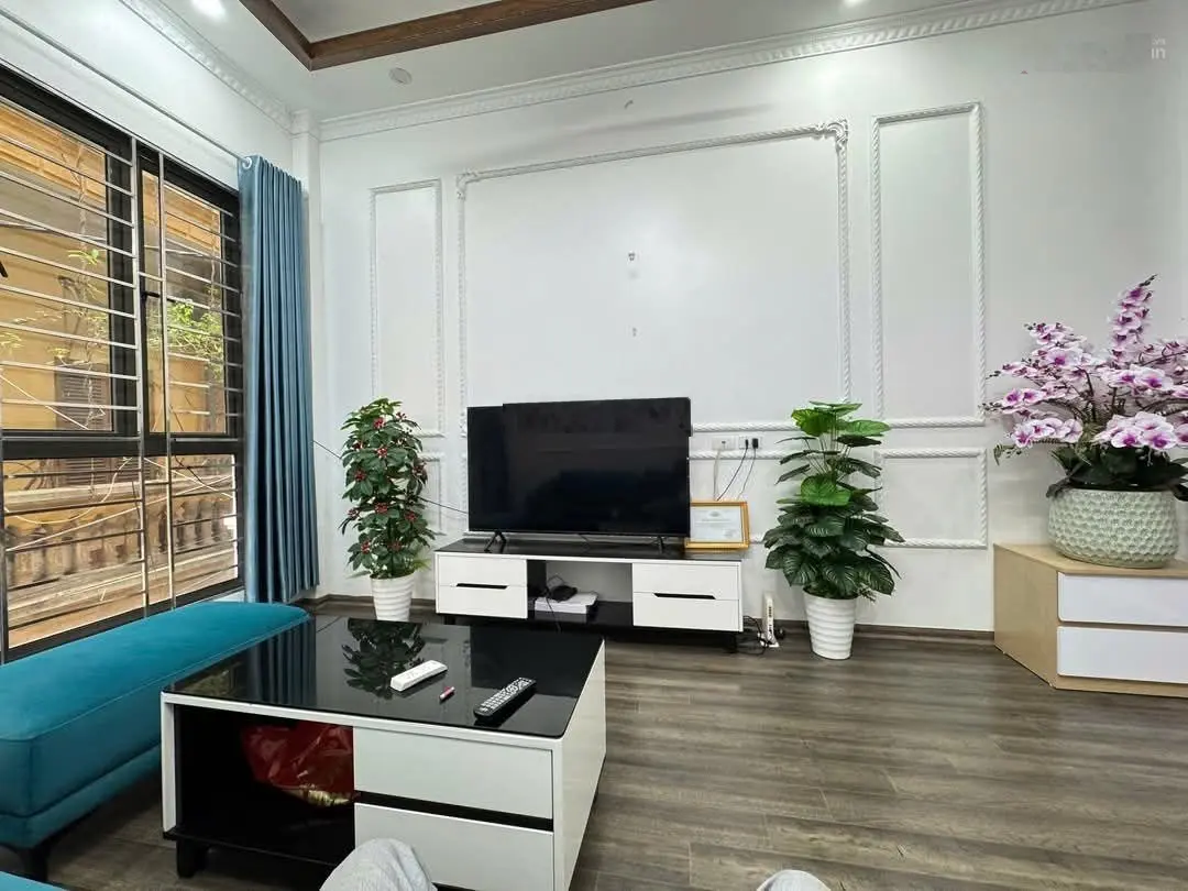 Cực hiếm! 8,6 tỷ có nhà phố Lê Trọng Tấn, Hà Đông, 40m2 x 5 tầng, 2 mặt thoáng, ô tô đỗ cửa. Giá TL