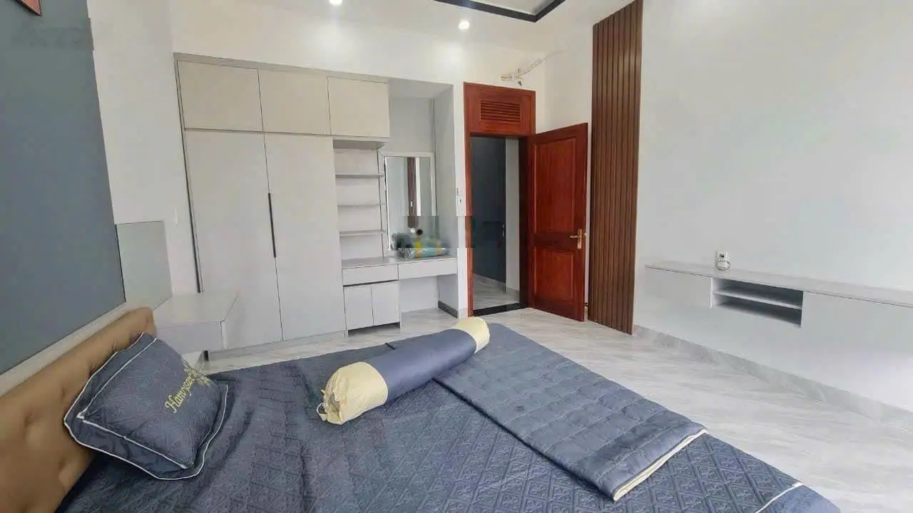 Tin mới nhất hạ giá 700tr còn 4.9 tỷ nhà mới 4 tầng mặt tiền kinh doanh tặng nội thất xịn