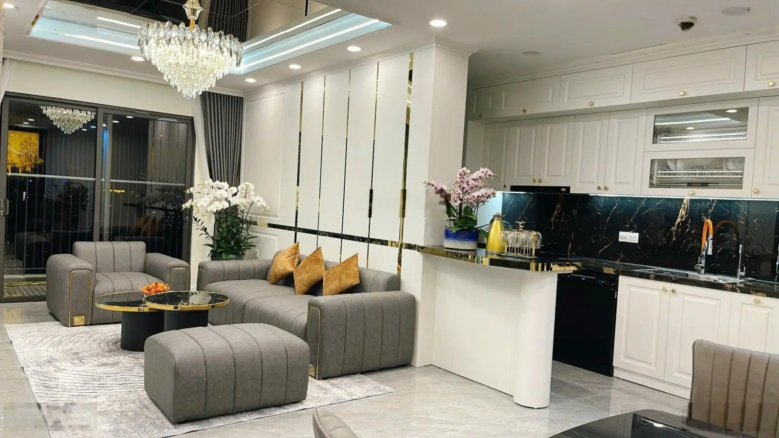 Chính chủ cần bán gấp căn hộ 3PN, Kosmo Tây Hồ