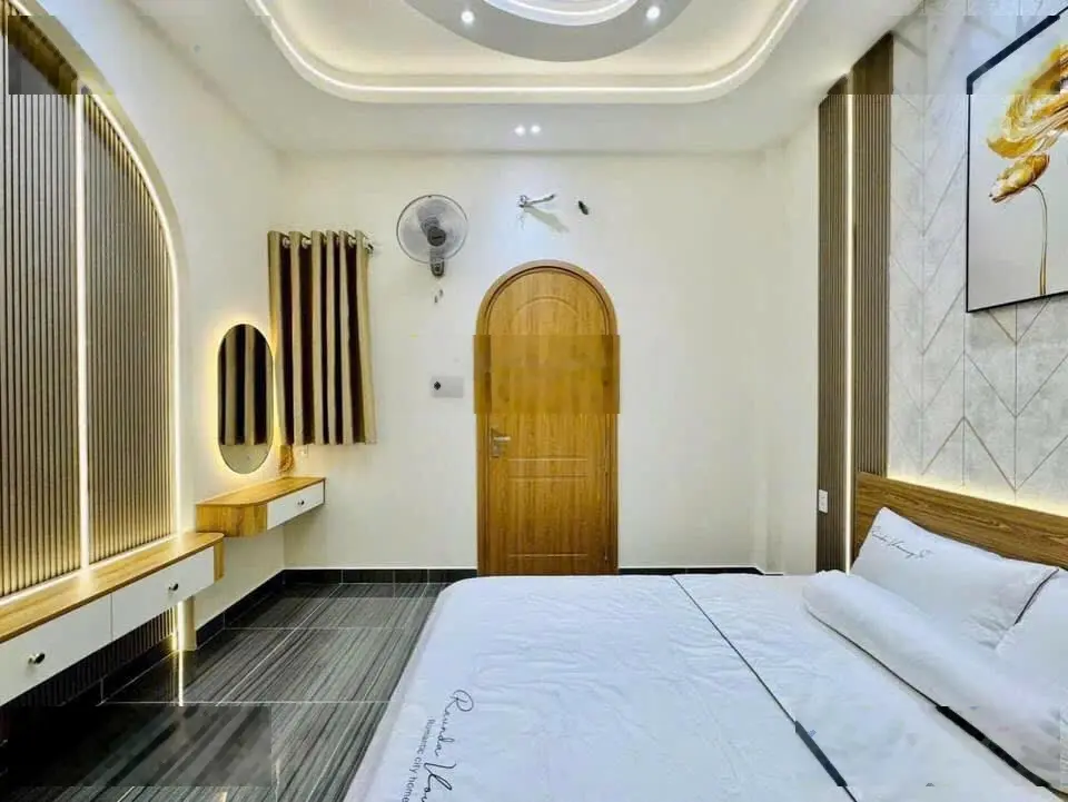 gần Hồ Con Rùa, nhà Võ Văn Tần. Q3, 65m2 (5x13). giá 3ty360, hđt 23tr/tháng. đầu tư chọn ngay